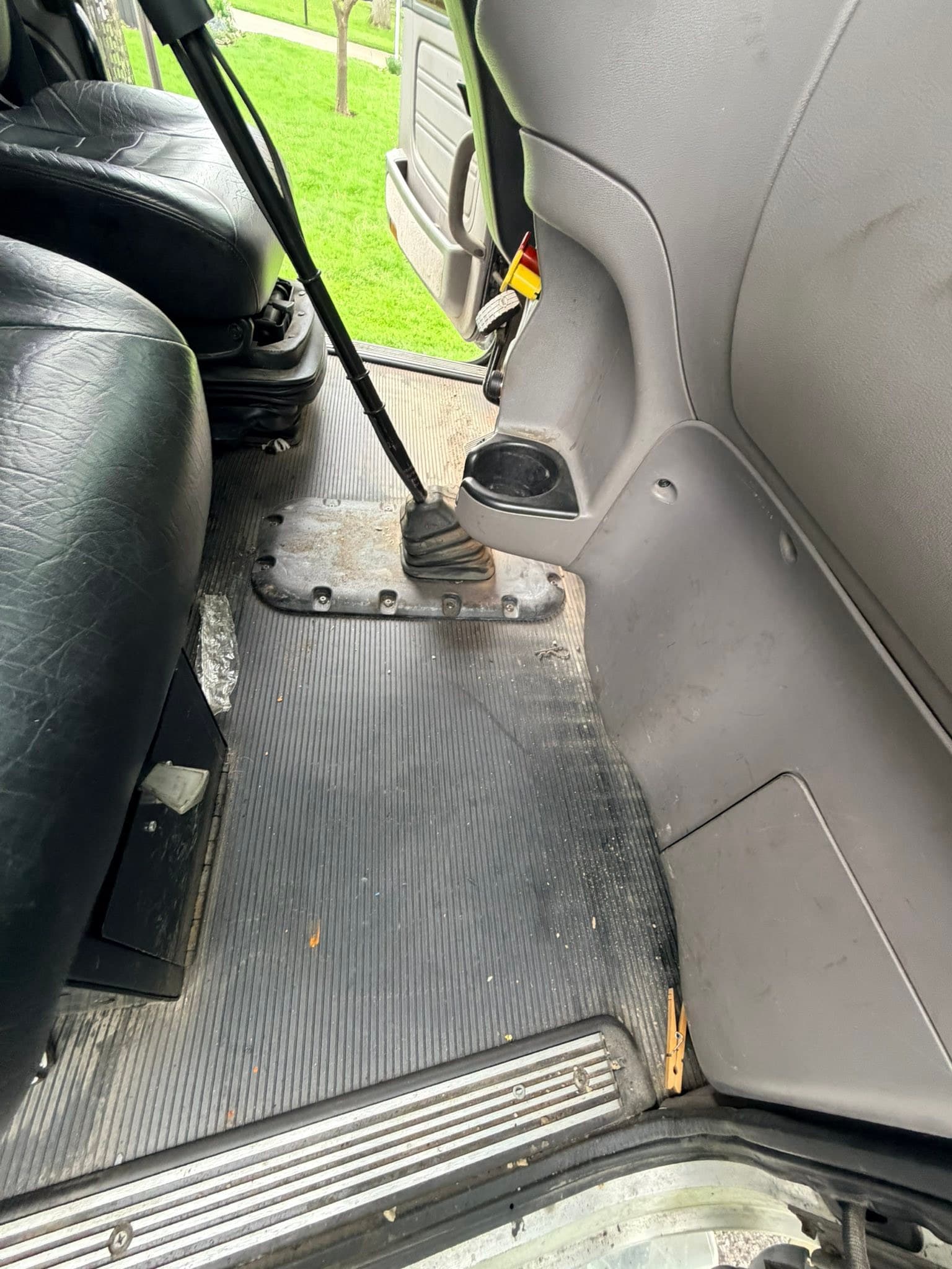 Dirty semi shifter floor before detail